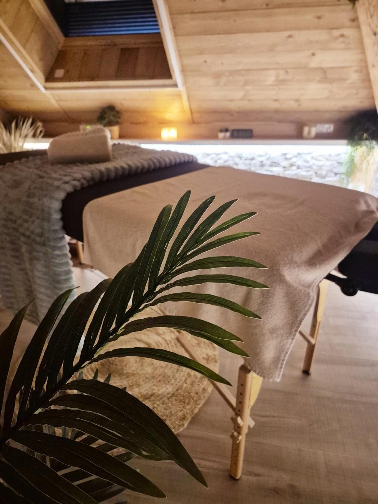 Del Vino Bar A Vin & Guitares Appartement Sauna Terrasse Garage Orchamps-Vennes Exterior photo